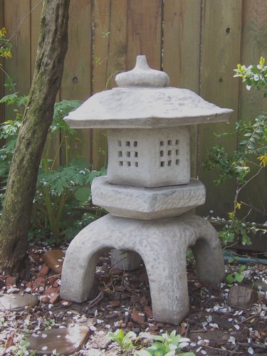 L15 Lantern 22 in..JPG