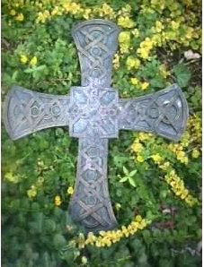 M011 Celtic Cross Lrg 19x16 in..JPG