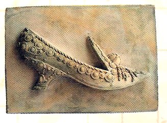 SH111 Pump with Pompom 5x7 in..jpg