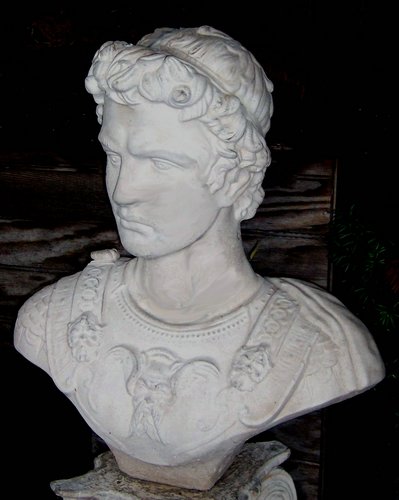 T4 Mark Anthony Bust 23in.jpg