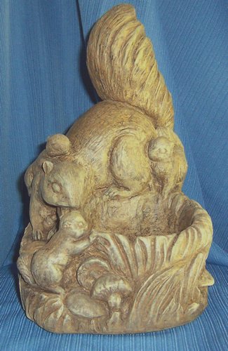 P11 Squirrel Planter � 10 in H .JPG